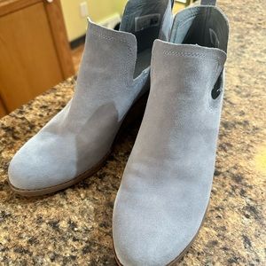 Toms Kallie bootie Gray suede. Size 10